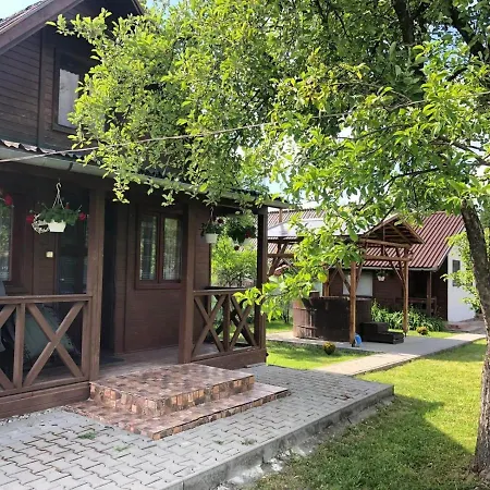 Casutele De Oaspeti Margo Vendeghazikok Sovata