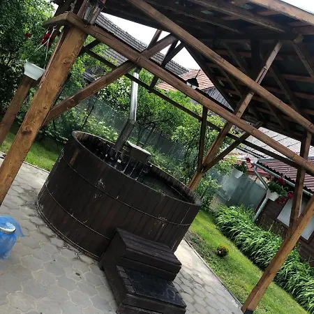 Casutele De Oaspeti Margo Vendeghazikok Campsite Sovata