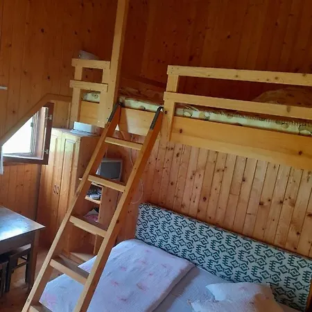 Campsite Casutele De Oaspeti Margo Vendeghazikok *