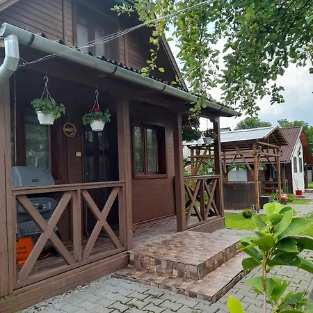 Casutele De Oaspeti Margo Vendeghazikok Campsite Sovata
